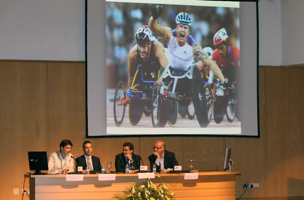 Eugenio Sánchez Redondo en su exposición sobre el Proyecto AVIVA